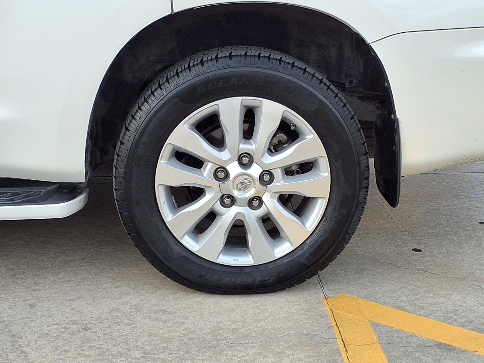Used 2020 Toyota Sequoia Platinum RWD image 9
