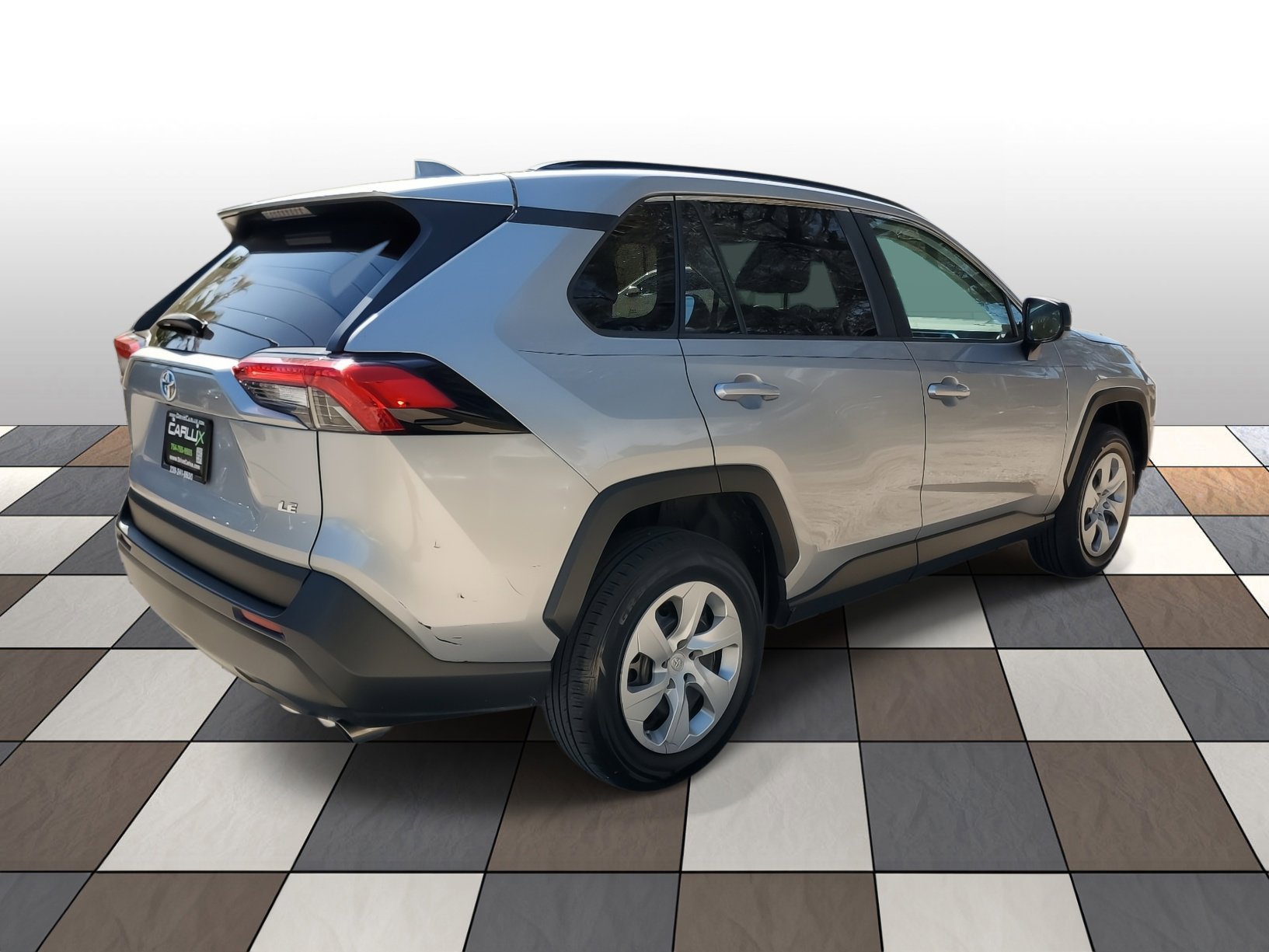 Used 2019 Toyota RAV4 LE FWD image 4