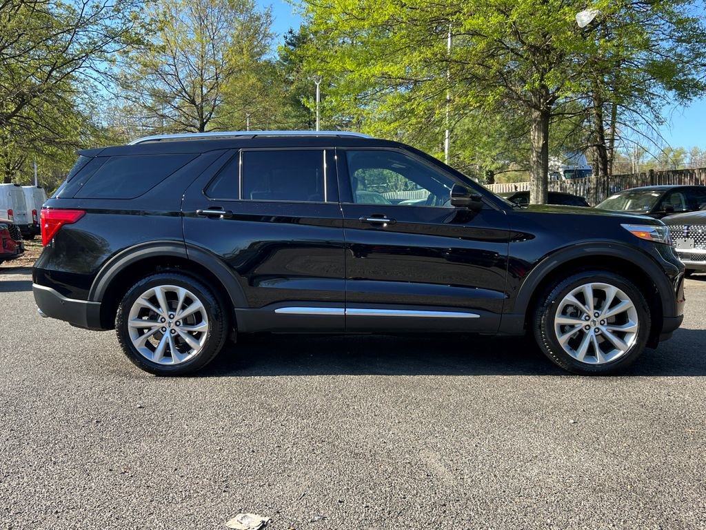 Used 2024 Ford Explorer Platinum w/ Technology Package AWD/4WD image 7