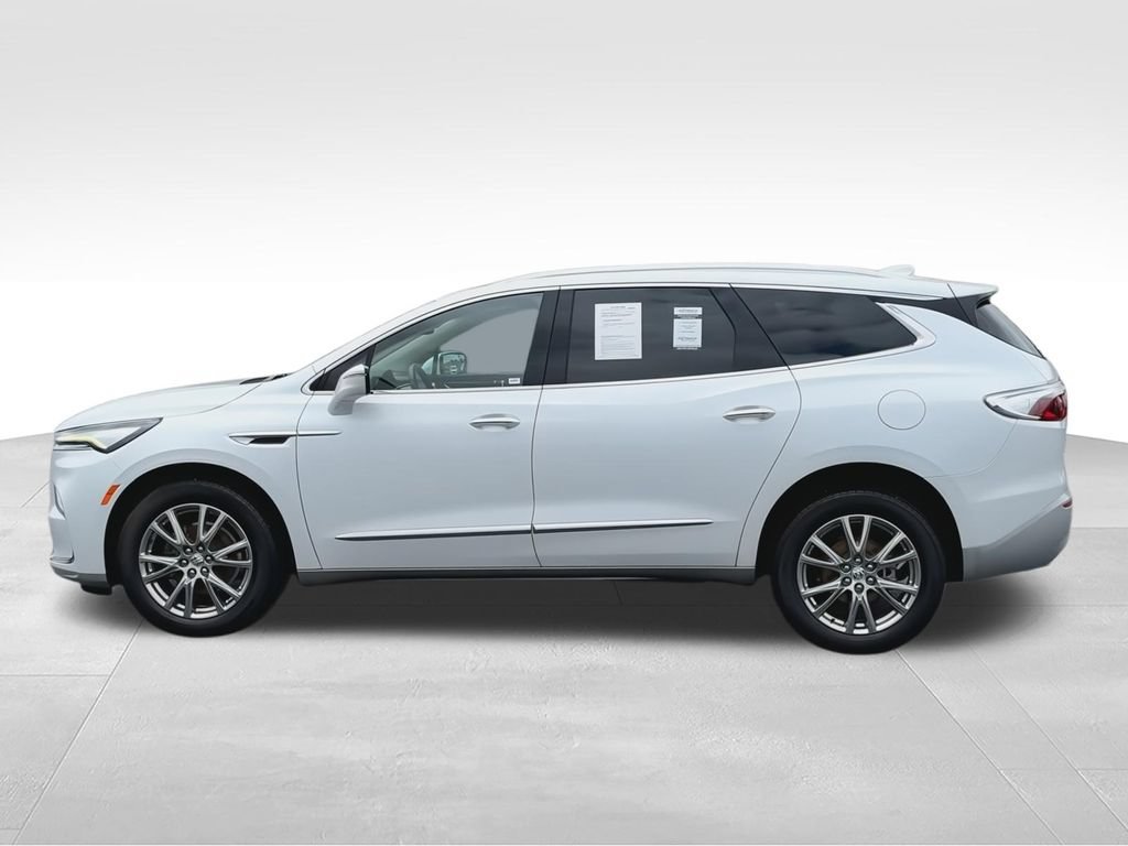 Used 2023 Buick Enclave Essence w/ Experience Buick Package AWD/4WD image 5