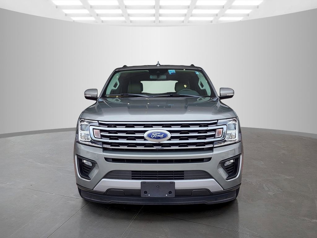 Used 2019 Ford Expedition XLT w/ Equipment Group 202A RWD image 2