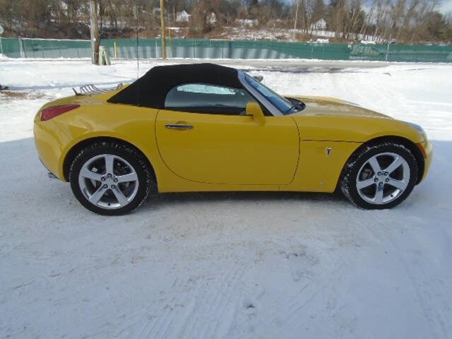 Used 2007 Pontiac Solstice Convertible w/ Premium Package image 8