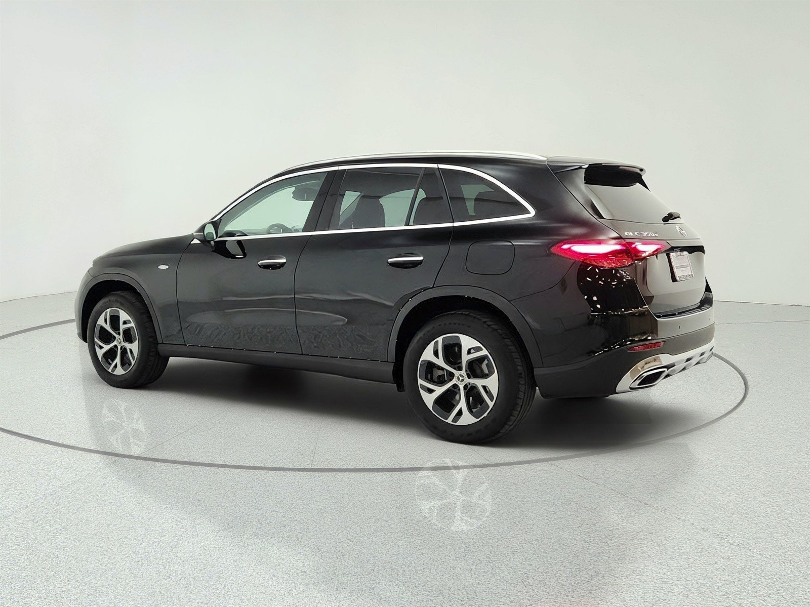 Used 2025 Mercedes-Benz GLC 350e 4MATIC image 7