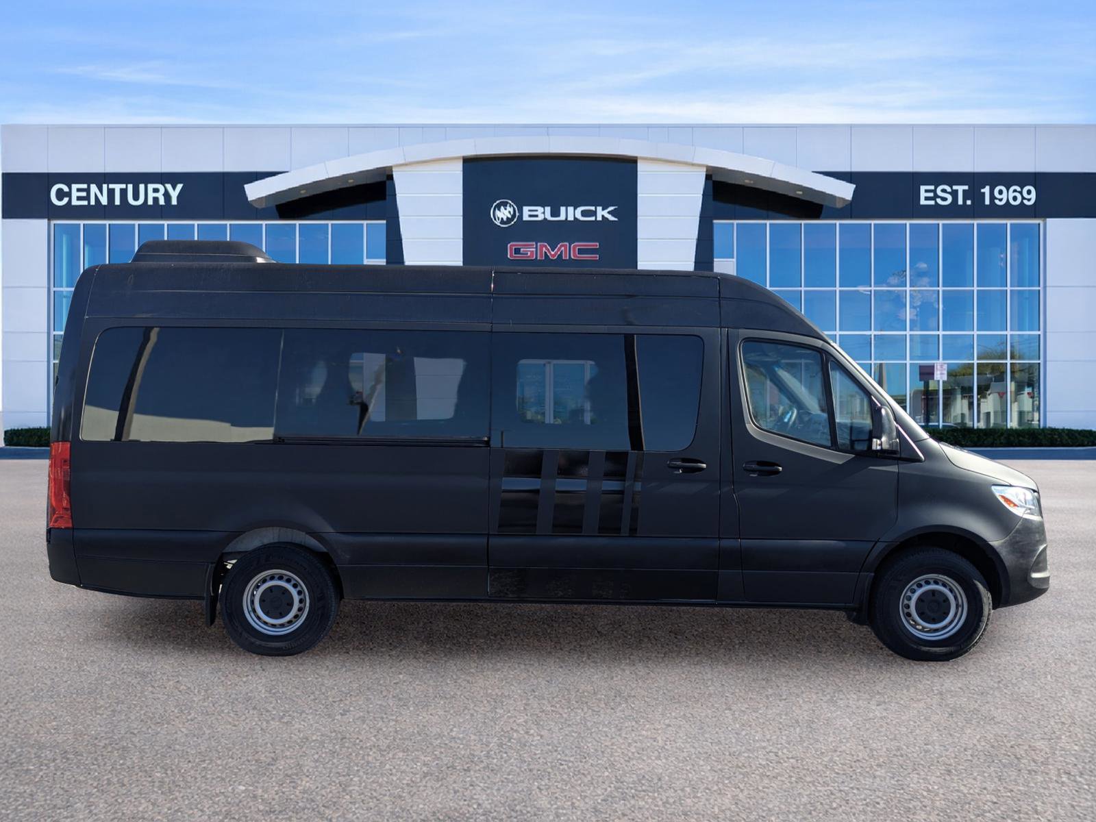 Used 2019 Mercedes-Benz Sprinter 2500 image 2