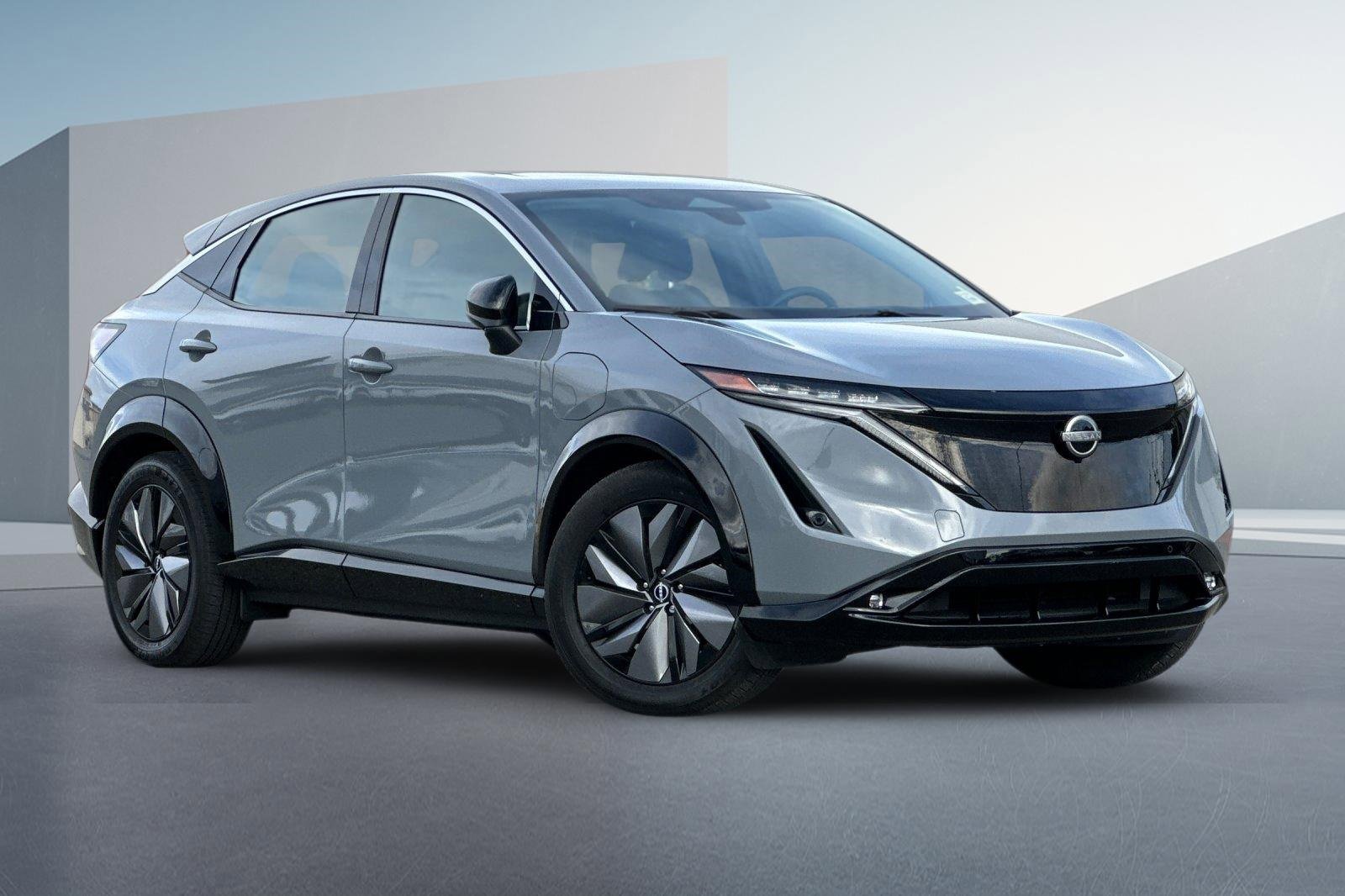 Certified 2024 Nissan Ariya FWD image 2