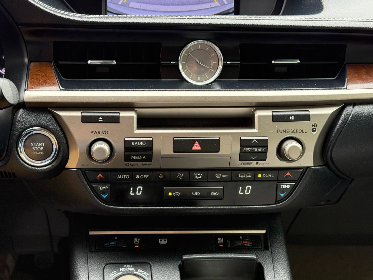 Used 2015 Lexus ES 350 w/ Ultra Luxury Package w/ Luxury Package FWD image 13