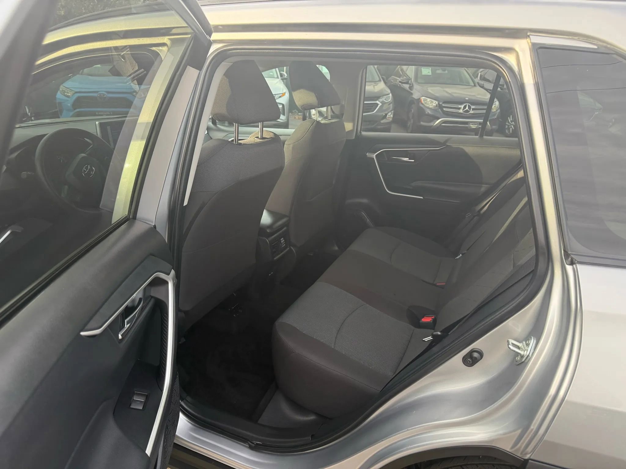 Used 2024 Toyota RAV4 XLE image 28