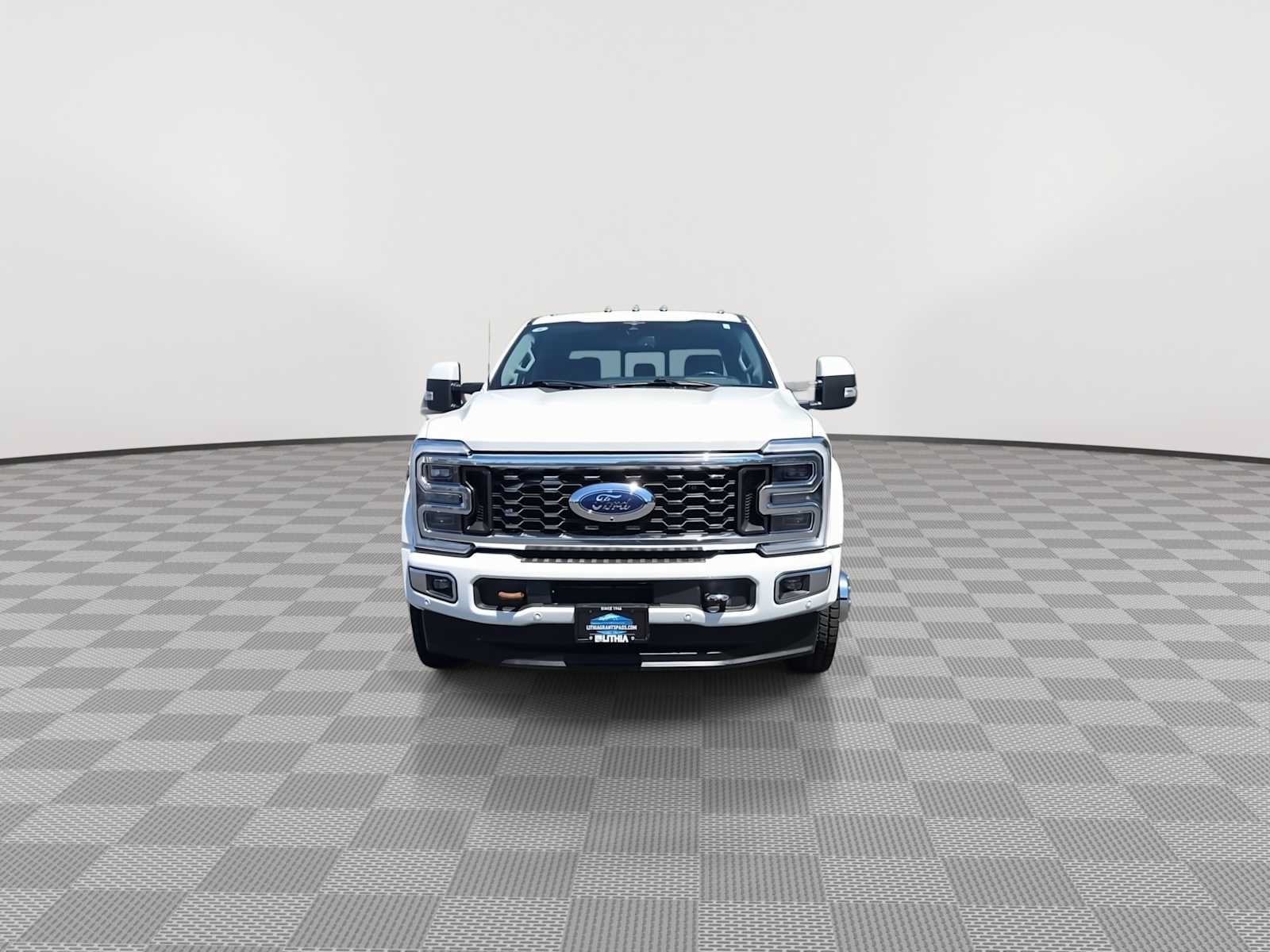 Used 2023 Ford F450 Limited w/ FX4 Off-Road Package AWD/4WD image 3