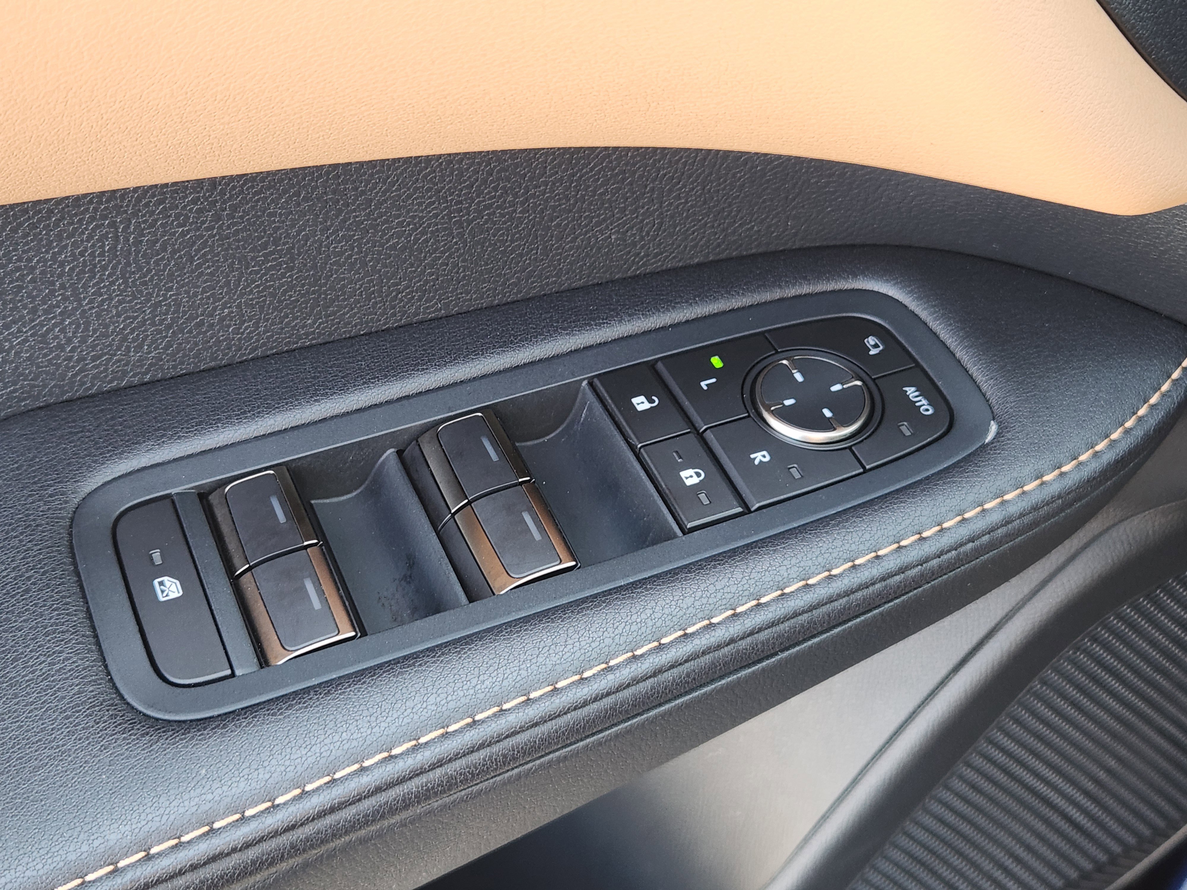 Used 2025 Lexus RX 350 FWD w/ Technology Package image 27