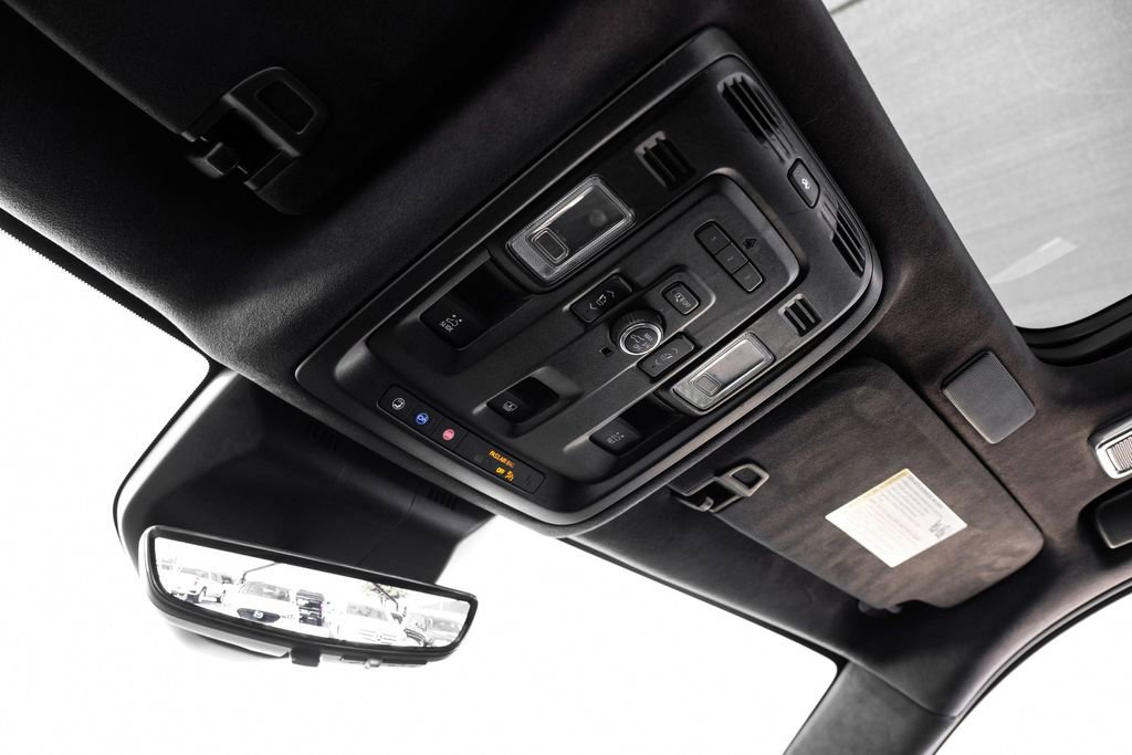 Used 2021 Cadillac Escalade ESV Premium Luxury Platinum image 26