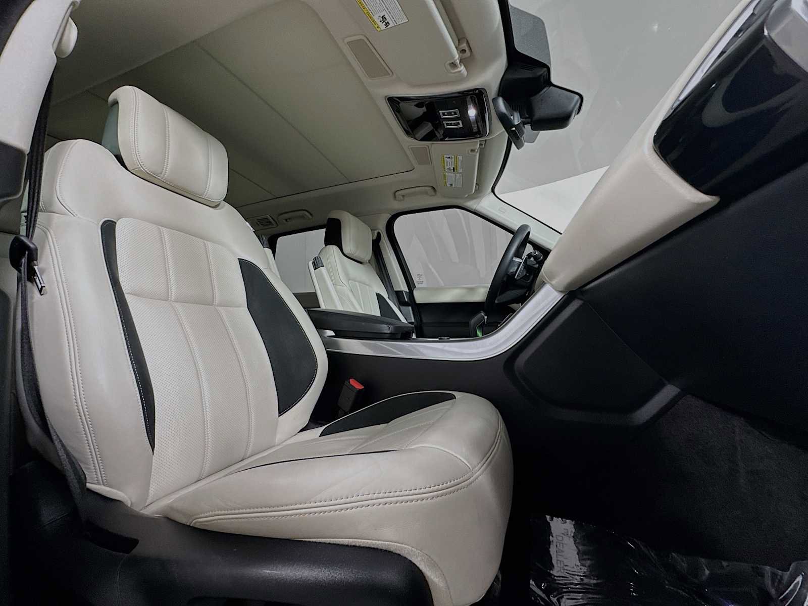 Used 2020 Land Rover Range Rover Sport HSE Dynamic image 27