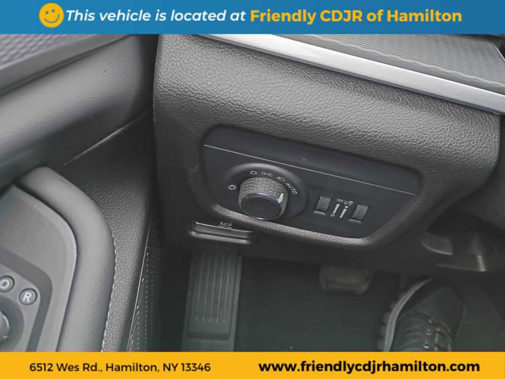 New 2025 Jeep Grand Cherokee Altitude image 15