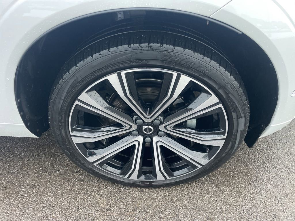 Certified 2023 Volvo XC60 B5 Ultimate image 12