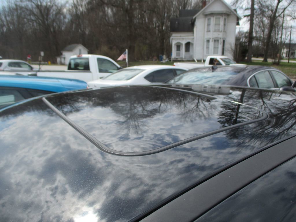 Used 2015 Ford Focus SE w/ SE Sport Package image 5