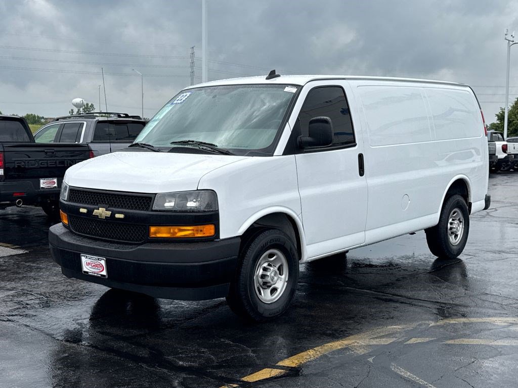 Used 2022 Chevrolet Express 2500 RWD image 7