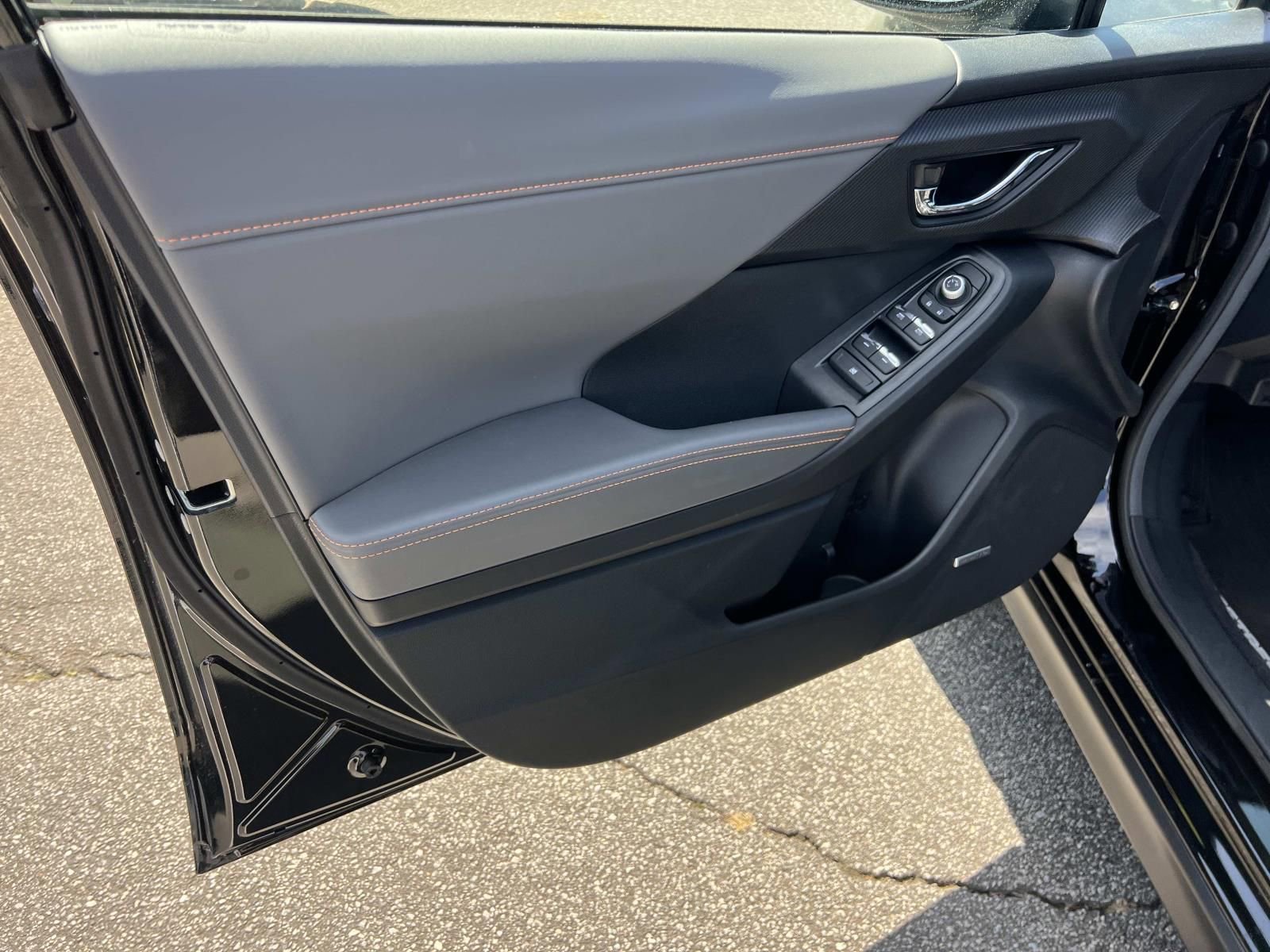 Certified 2025 Subaru Crosstrek 2.5i Limited w/ Popular Package #4A AWD/4WD image 10