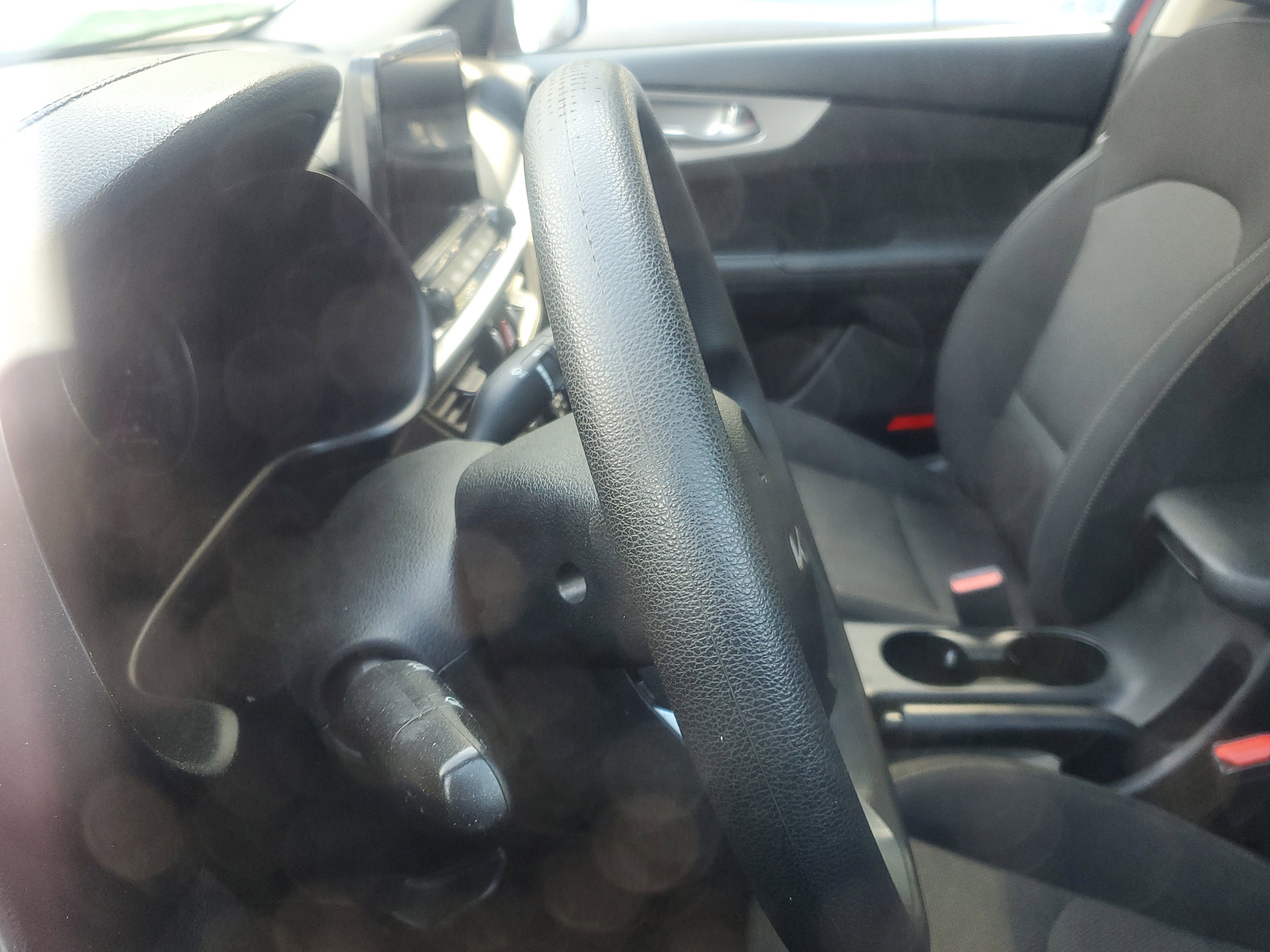 Used 2022 Kia Forte LXS w/ LXS Technology Package FWD image 10