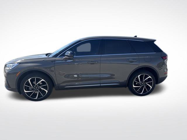 Used 2025 Lincoln Corsair Reserve FWD image 2