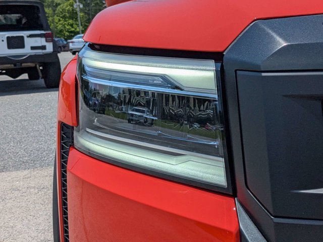 New 2025 Nissan Frontier PRO-4X w/ Black Accent Package image 10