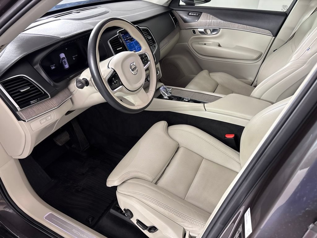 Used 2024 Volvo XC90 T8 Ultimate w/ Protection Package Premier AWD/4WD image 32