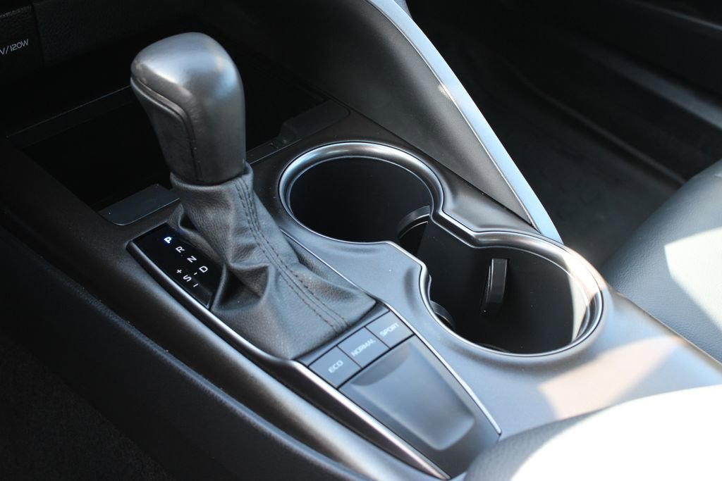 Used 2024 Toyota Camry SE image 21