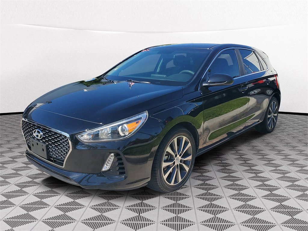 Used 2018 Hyundai Elantra GT image 3