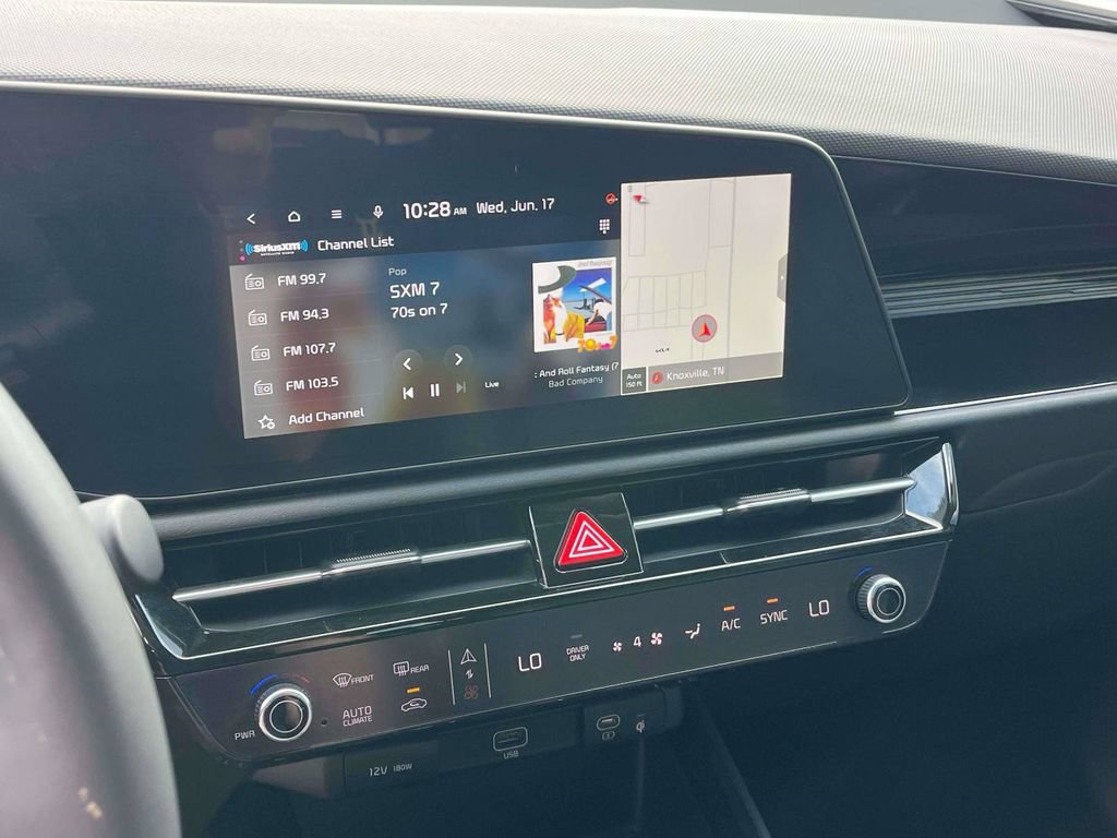 Certified 2025 Kia Niro EX FWD image 22