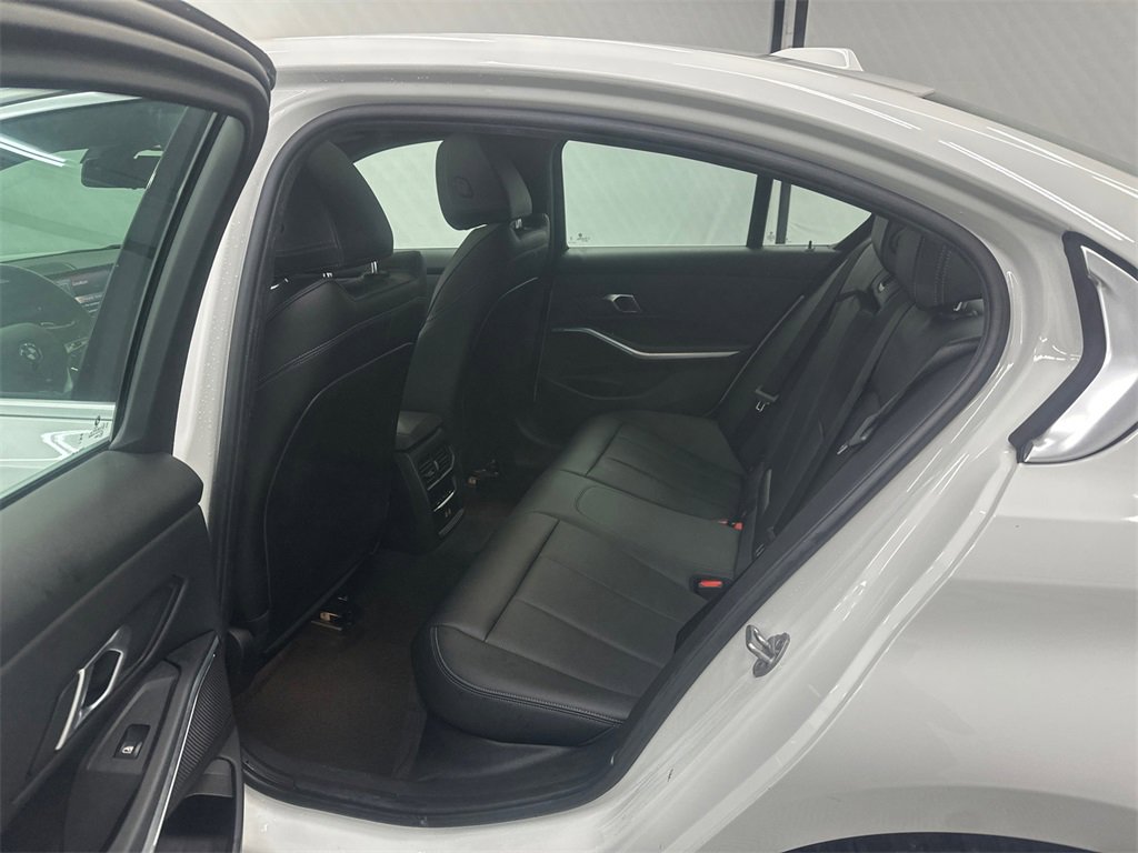 Used 2024 BMW 330e xDrive image 19