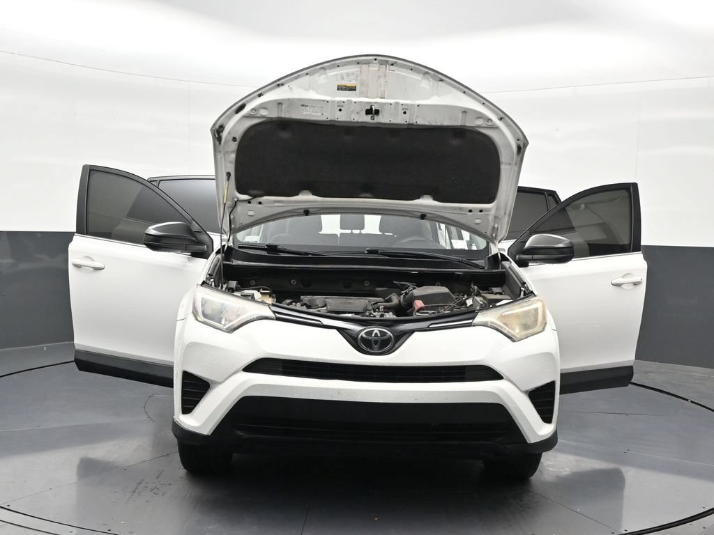 Used 2018 Toyota RAV4 LE FWD image 36