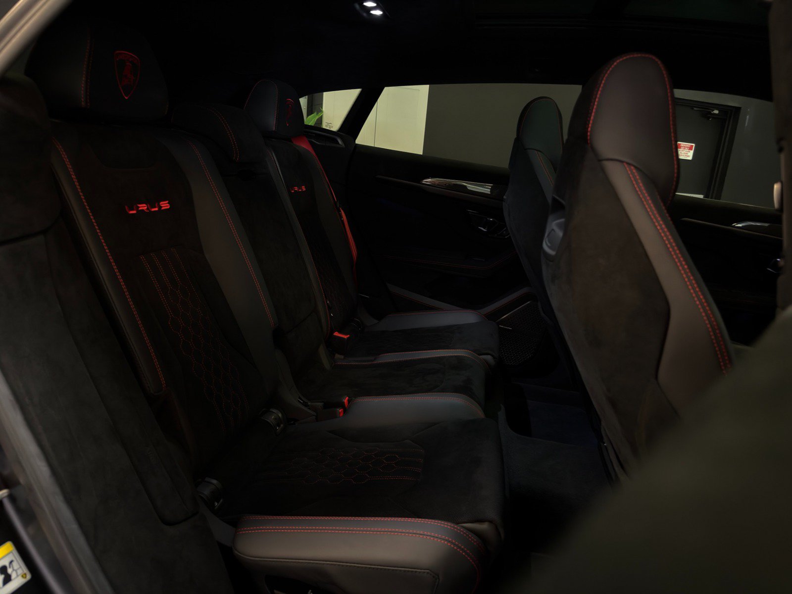 Used 2023 Lamborghini Urus Performante AWD/4WD image 24