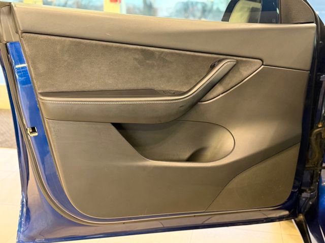 Used 2022 Tesla Model Y Performance image 18