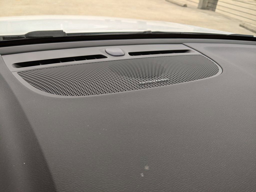 Certified 2025 Volvo XC40 B5 Ultra w/ Climate Package image 16