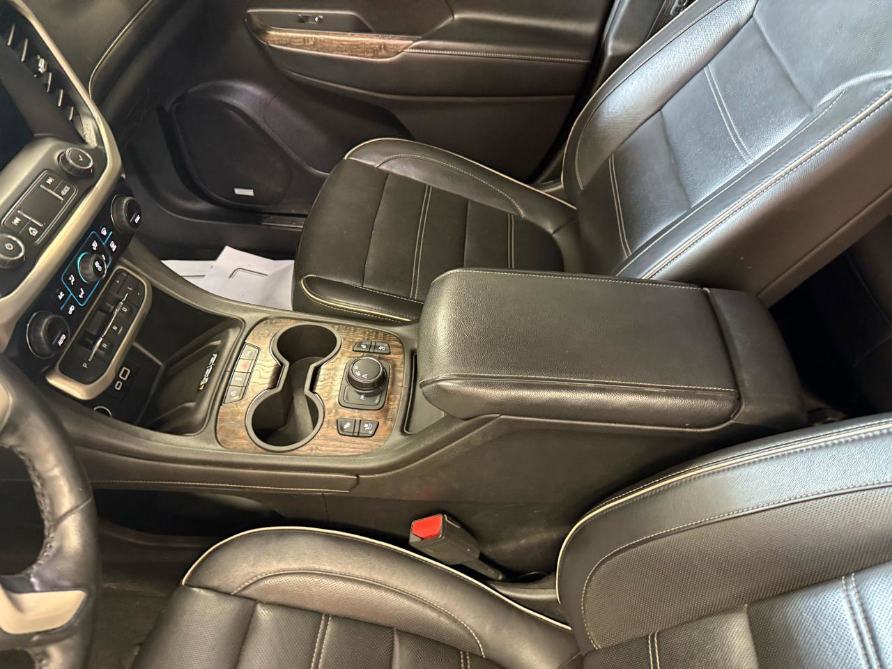 Used 2020 GMC Acadia Denali image 16