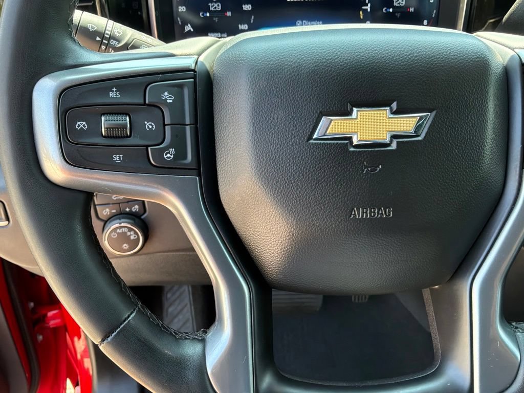 Used 2023 Chevrolet Silverado 1500 LT AWD/4WD image 33