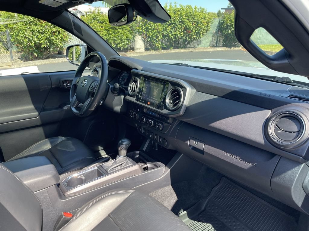 Used 2019 Toyota Tacoma TRD Off-Road AWD/4WD image 29