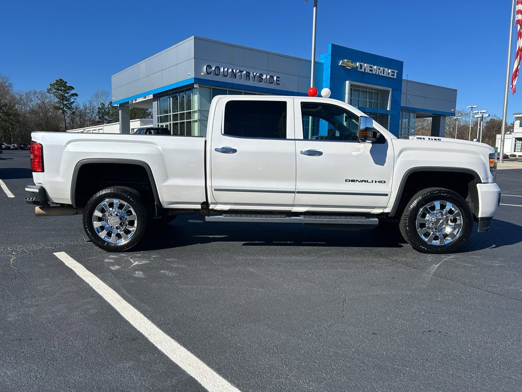 Used 2019 GMC Sierra 2500 Denali w/ Duramax Plus Package AWD/4WD image 6