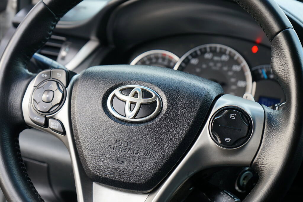 Used 2014 Toyota Camry SE image 13