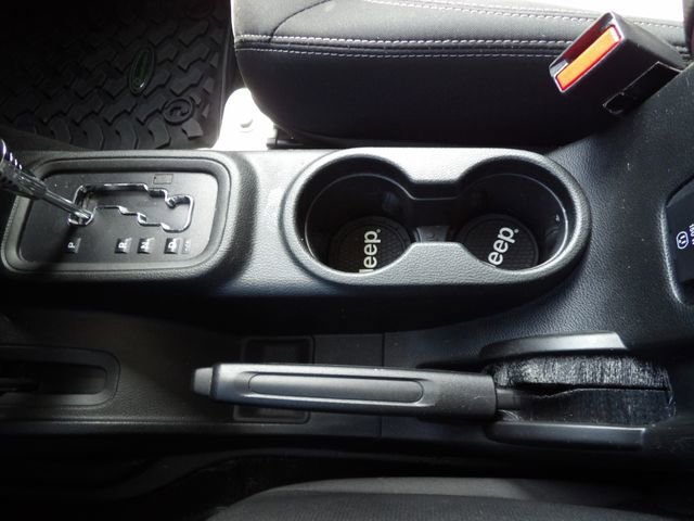 Used 2018 Jeep Wrangler Unlimited Sahara image 25