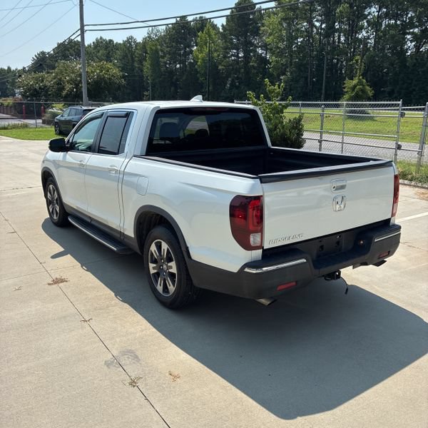 Used 2017 Honda Ridgeline RTL-T image 3