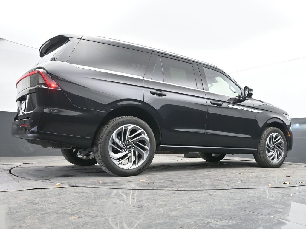 Used 2025 Lincoln Navigator Reserve image 53