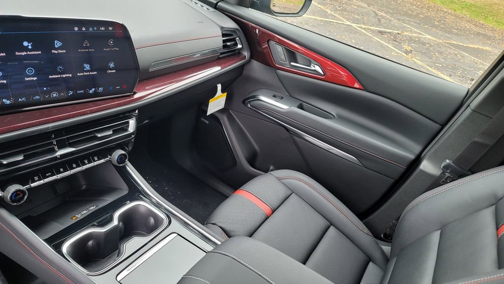 New 2026 Chevrolet Traverse RS image 23