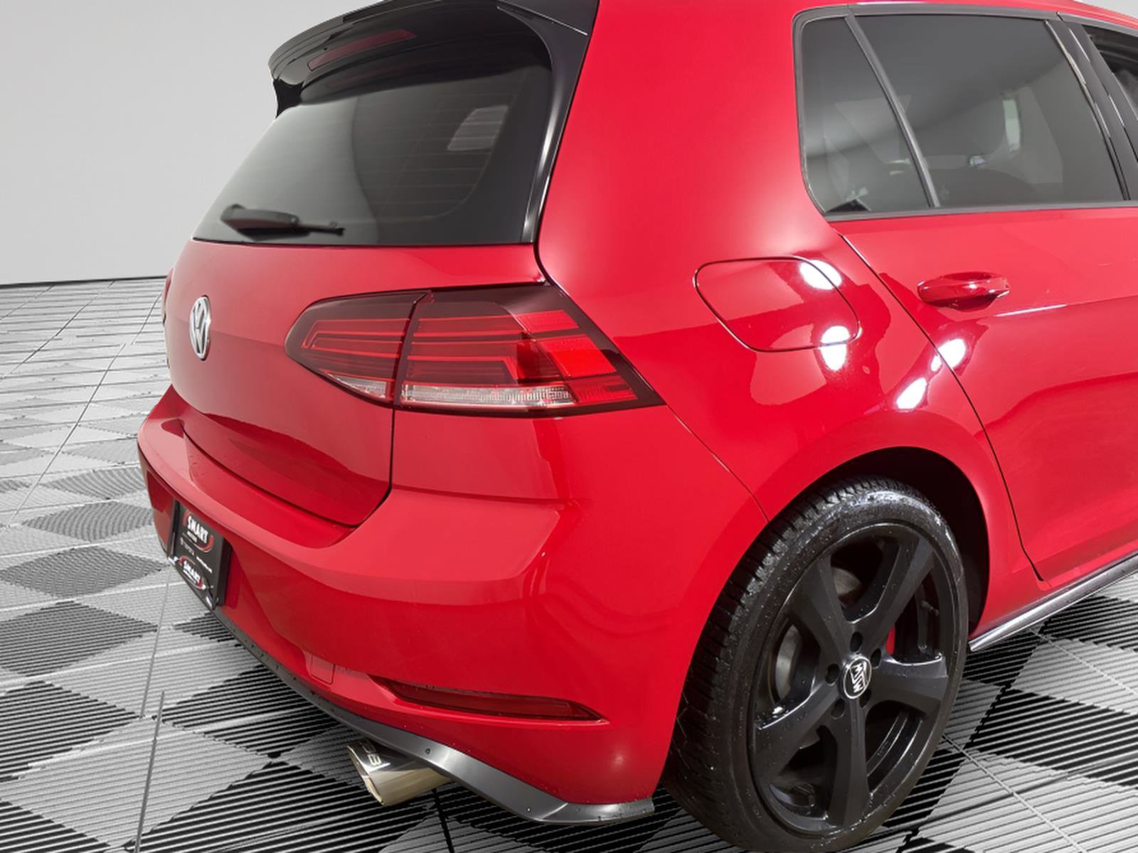 Used 2021 Volkswagen GTI SE image 16