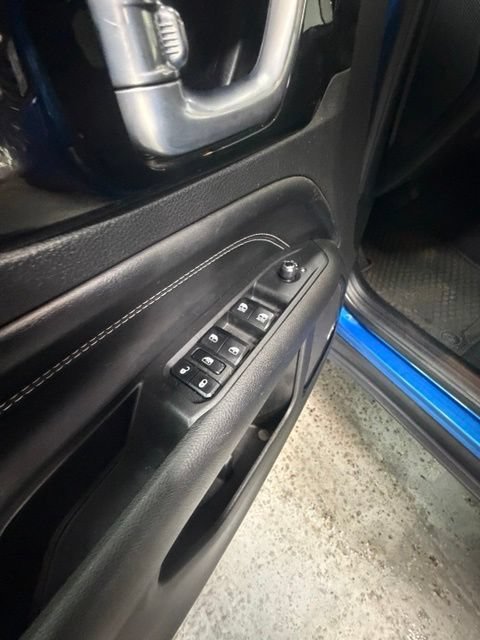 Used 2023 Jeep Compass Latitude w/ Sun and Sound Group AWD/4WD image 25