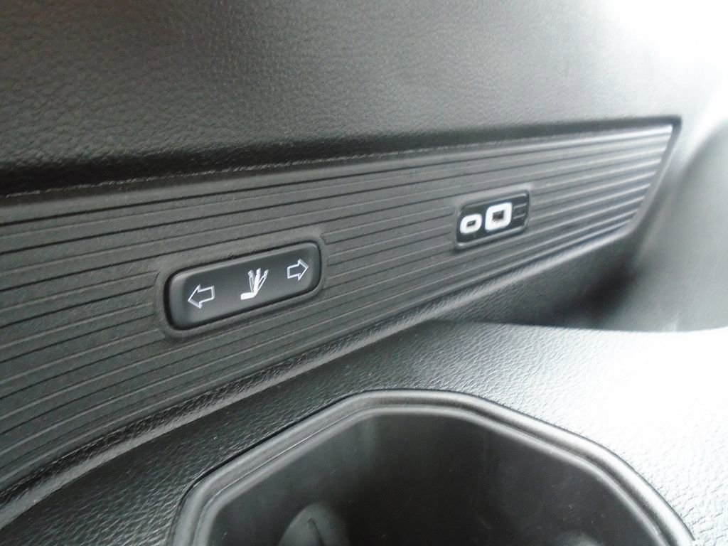 Used 2024 Jeep Wagoneer L Base image 12