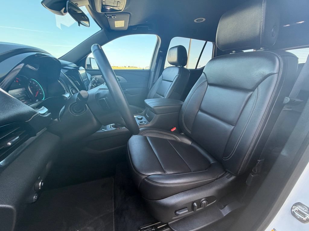 Used 2023 Chevrolet Traverse LT FWD image 12