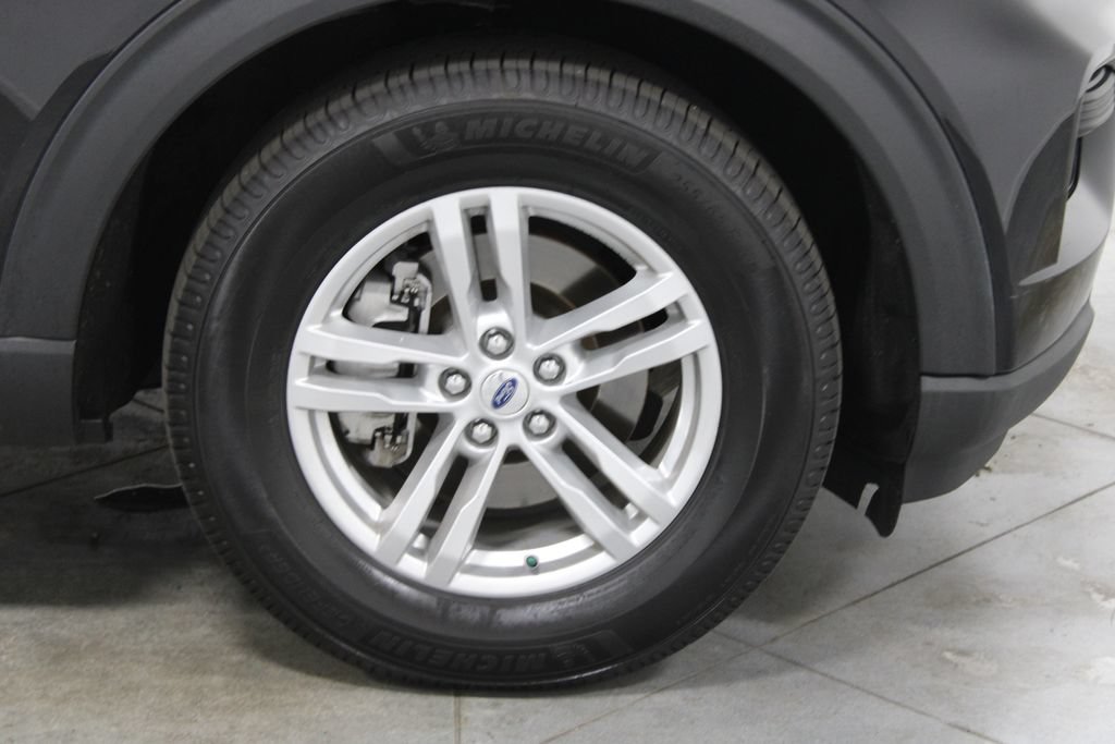 Used 2023 Ford Explorer XLT AWD/4WD image 12