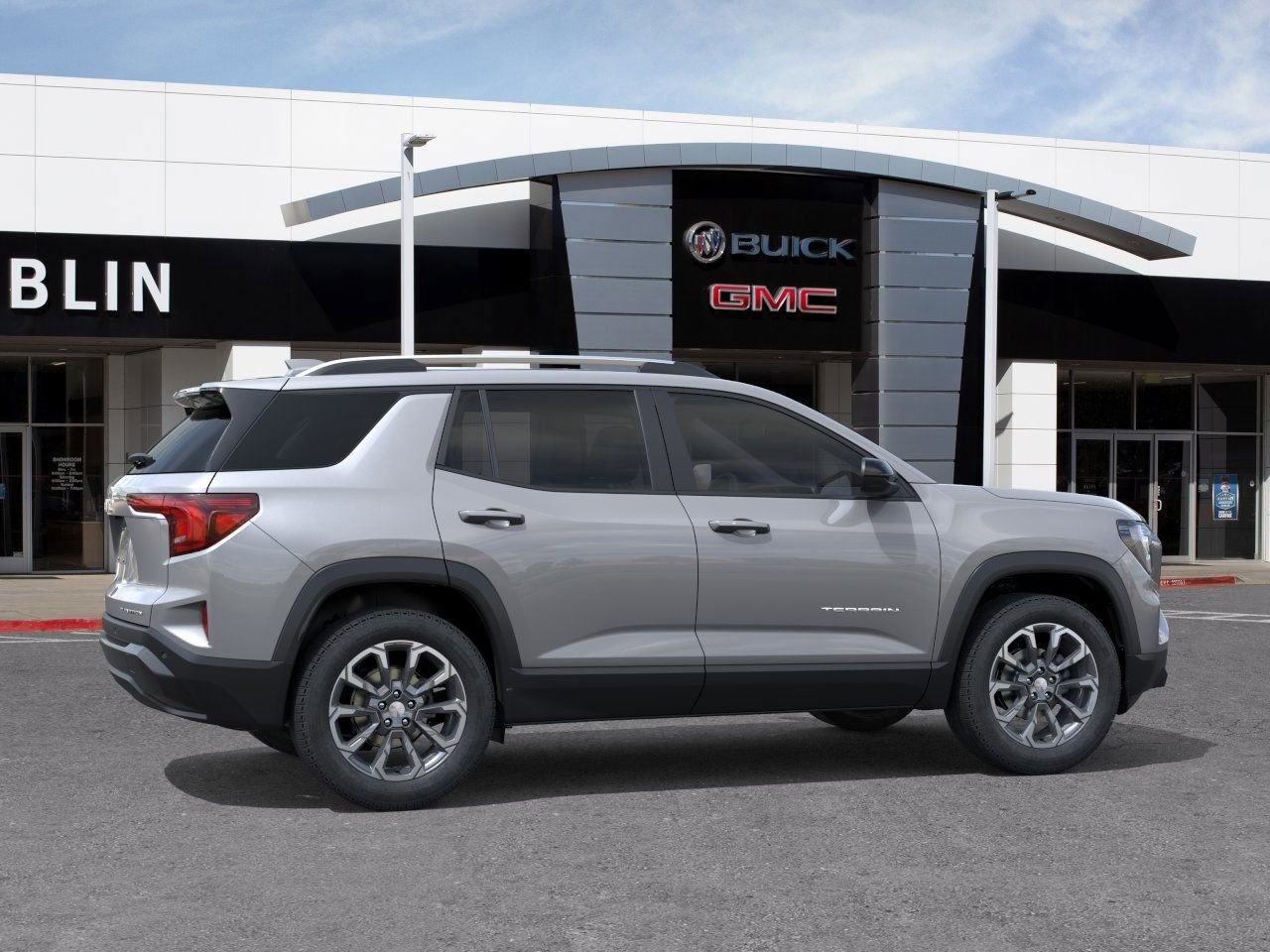 Used 2026 GMC Terrain Elevation w/ Elevation Premium Package FWD image 3