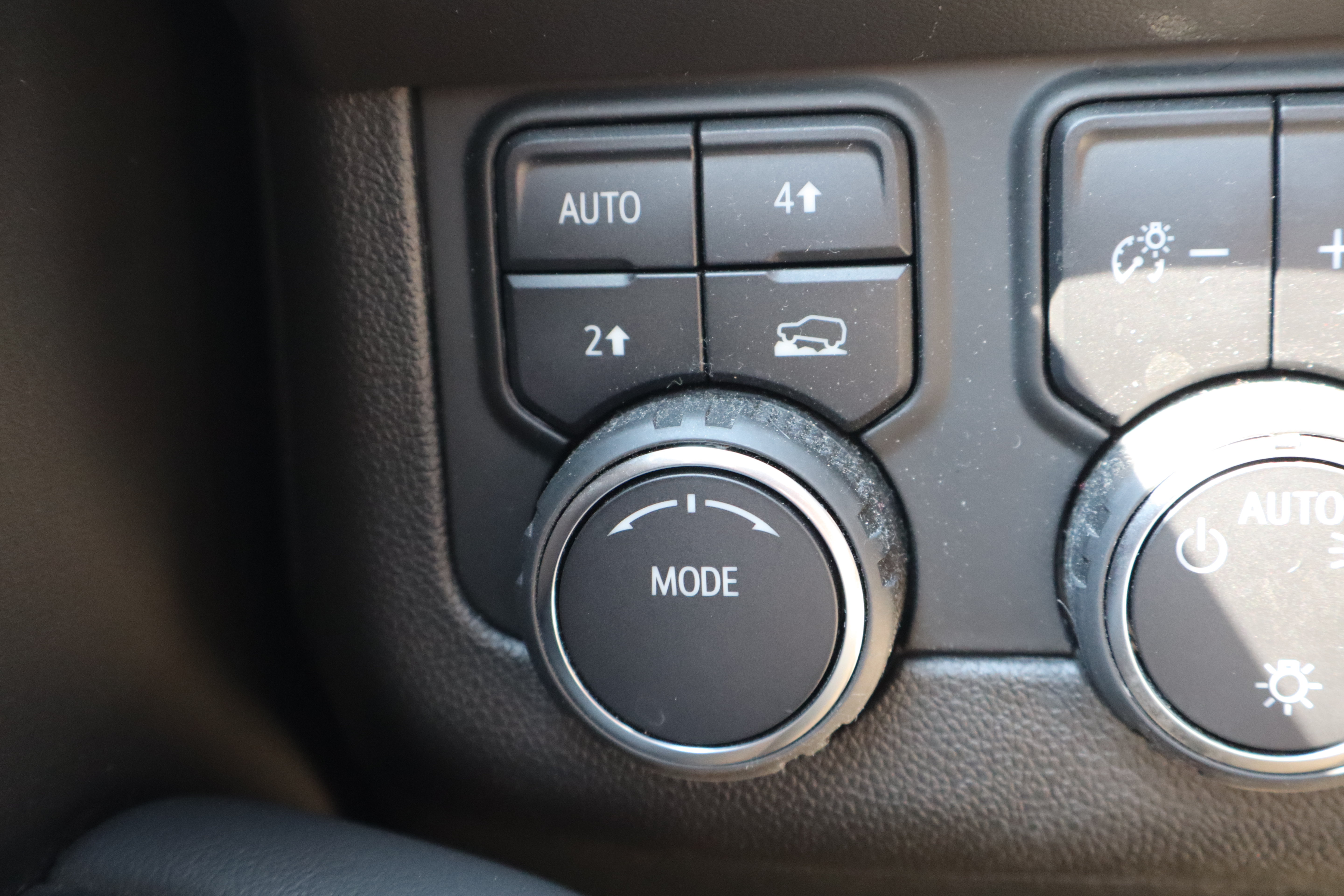 Used 2023 Chevrolet Tahoe RST w/ Luxury Package AWD/4WD image 28