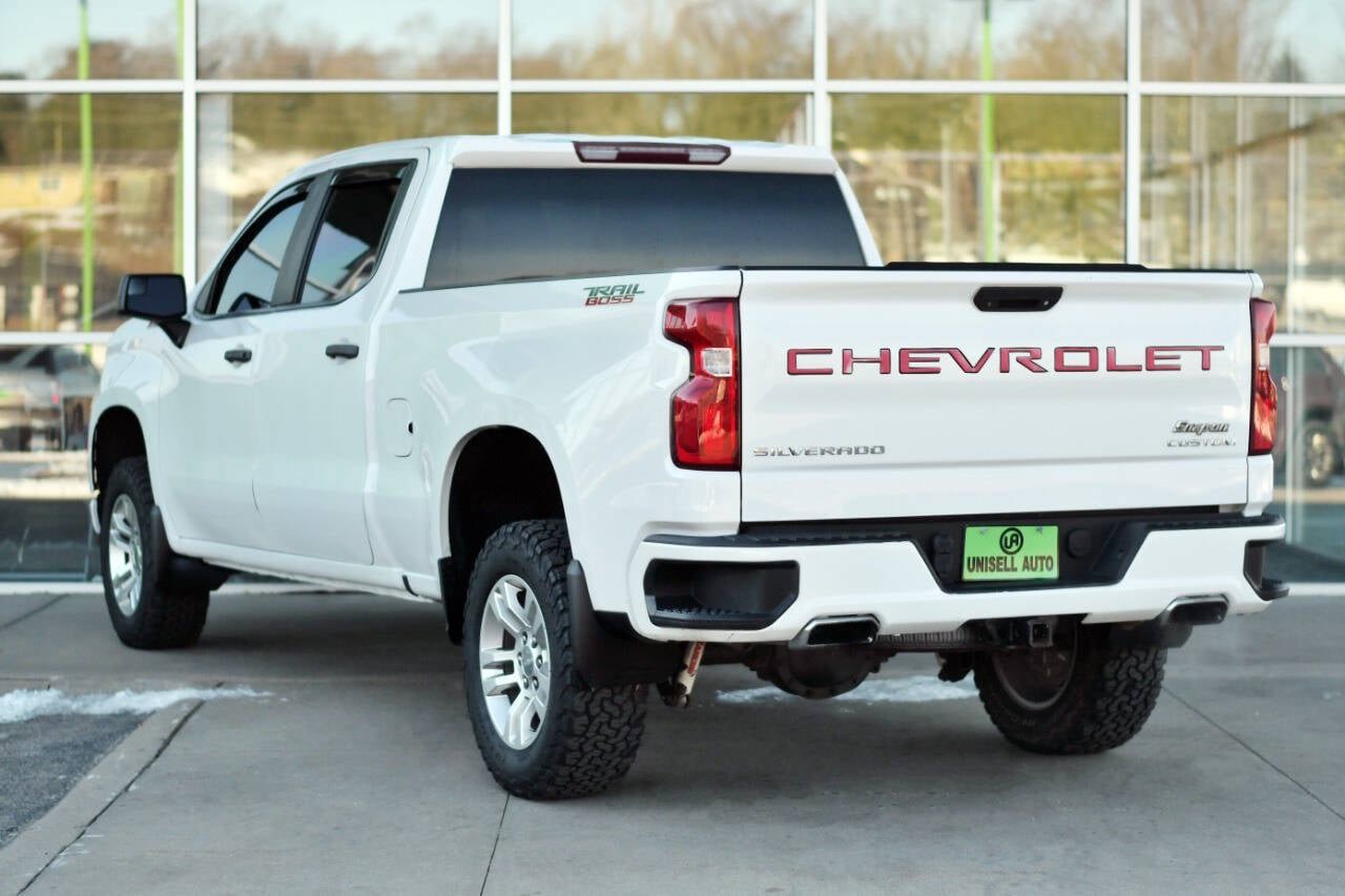 Used 2019 Chevrolet Silverado 1500 Custom Trail Boss AWD/4WD image 5