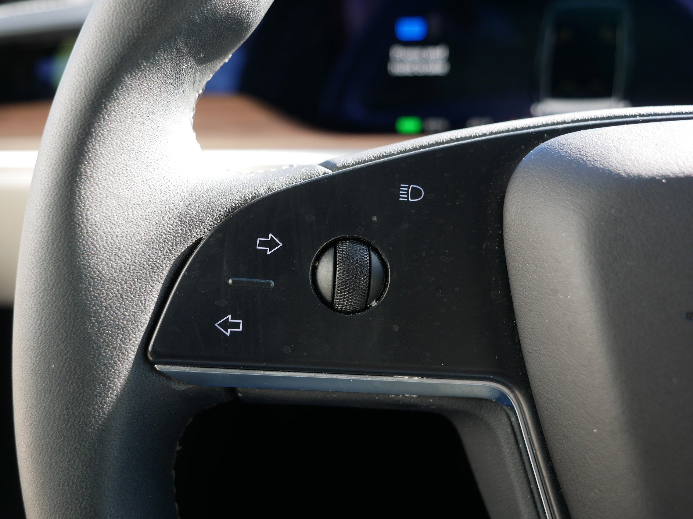 Used 2024 Tesla Model X image 31